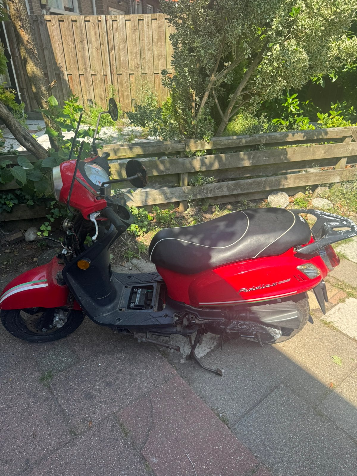 Sym fiddle 2 tekoop bied maar iets, Fietsen en Brommers, Scooters | SYM, Ophalen, Zo goed als nieuw, Benzine, Fiddle