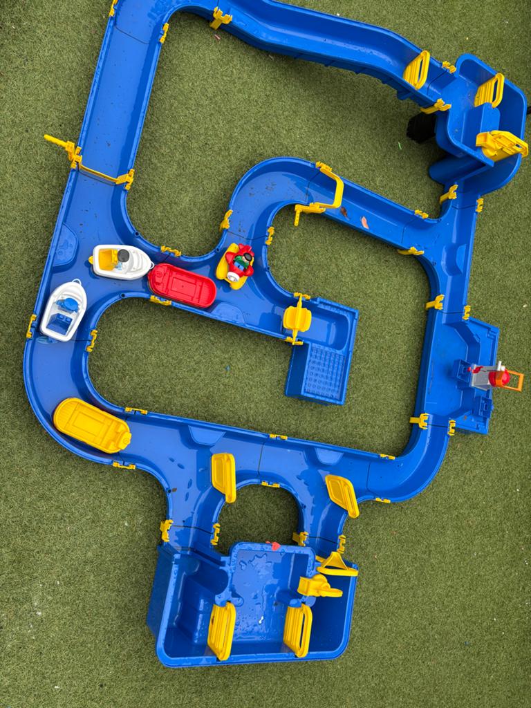 Aquaplay waterbaan met boten en figuren, Kinderen en Baby's, Speelgoed | Buiten | Los speelgoed, Ophalen of Verzenden, Gebruikt