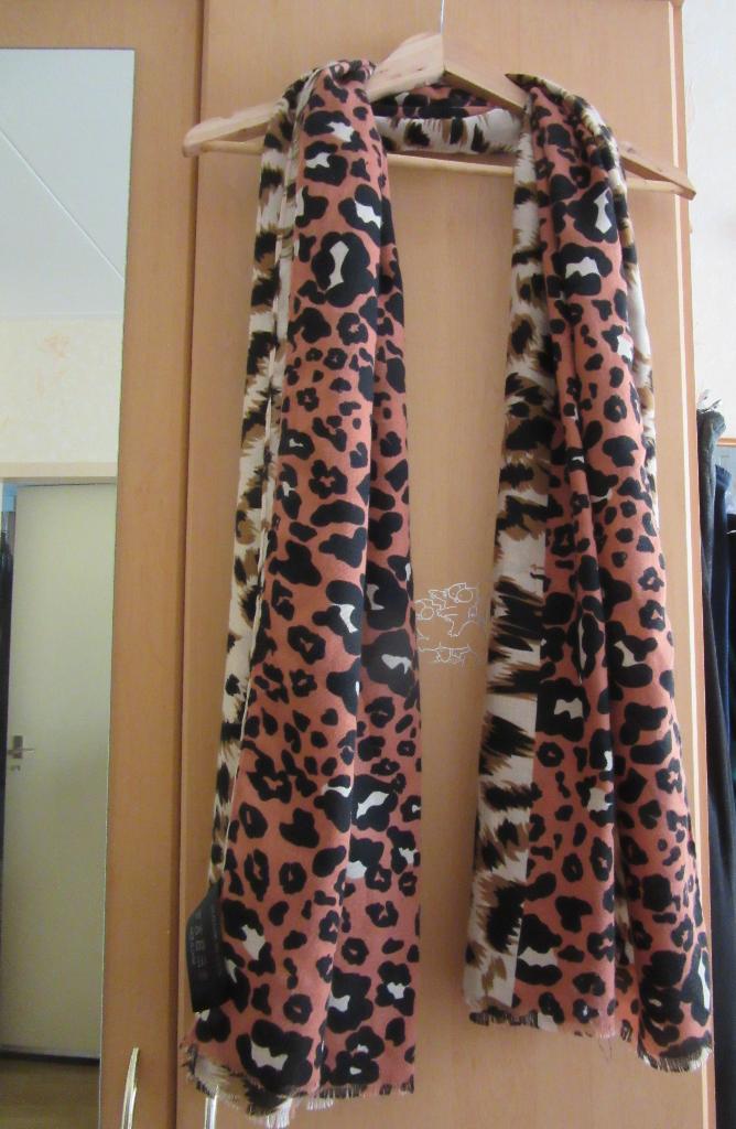 Mooie sjaal 90x180 ZGAN dierenprint Miss E, Verzenden, Zo goed als nieuw, Maat 46/48 (XL) of groter, Sjaal