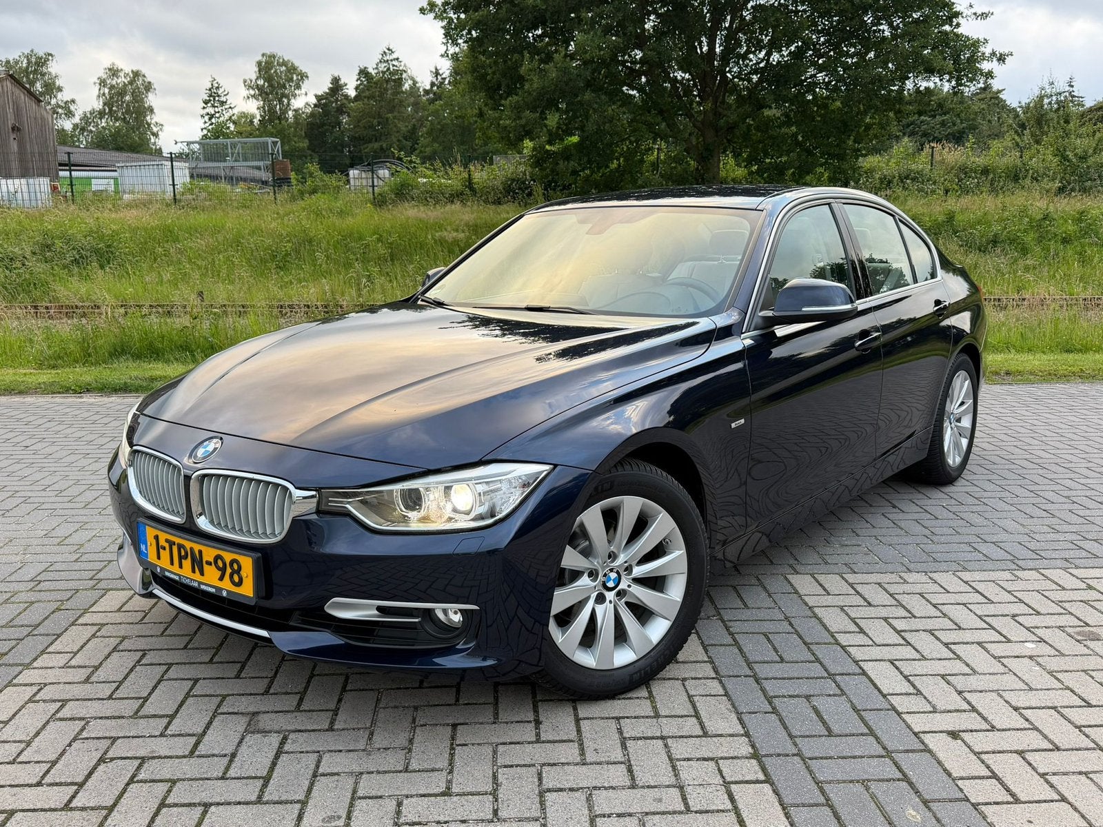BMW 3-Serie 320 135KW Aut8 (f30) 2014 Leder / Navi / NL auto, Achterwielaandrijving, 4 cilinders, Blauw, 75 €/maand