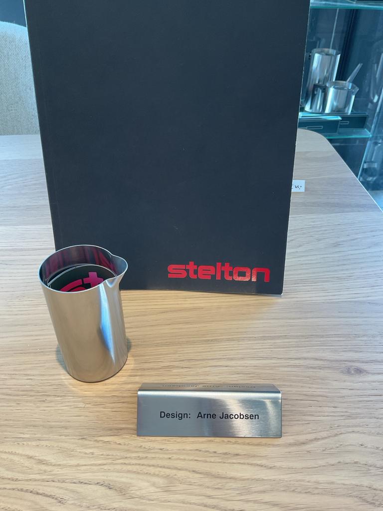 Stelton Creamer 06-2 - Design Arne Jacobsen, Huis en Inrichting, Keuken | Servies, Ophalen, Zo goed als nieuw, Overige materialen