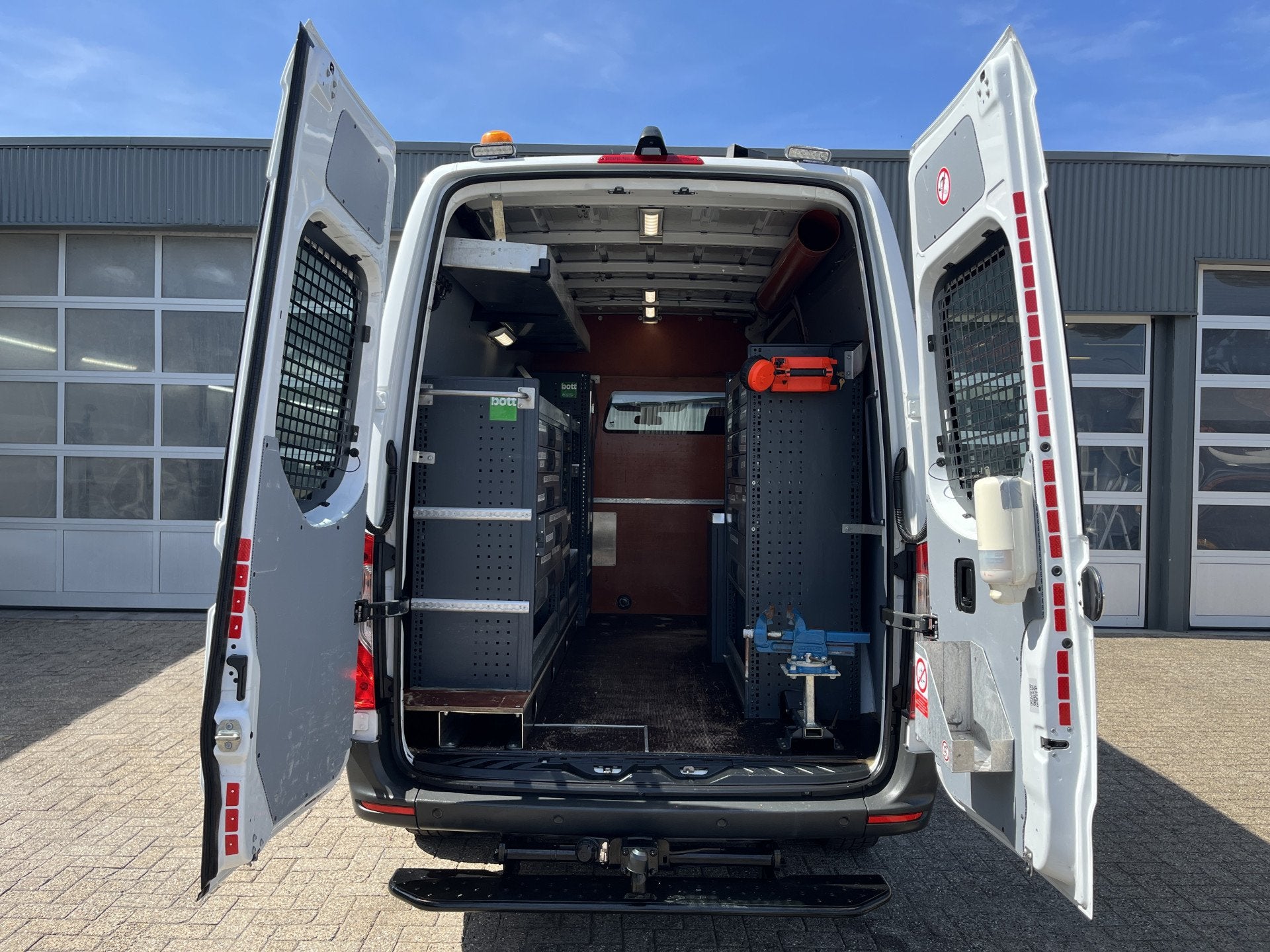 Mercedes-Benz Sprinter 314CDI L2H2 Inrichting Werkplaats 280, Automaat, Gebruikt, Wit, Bedrijf