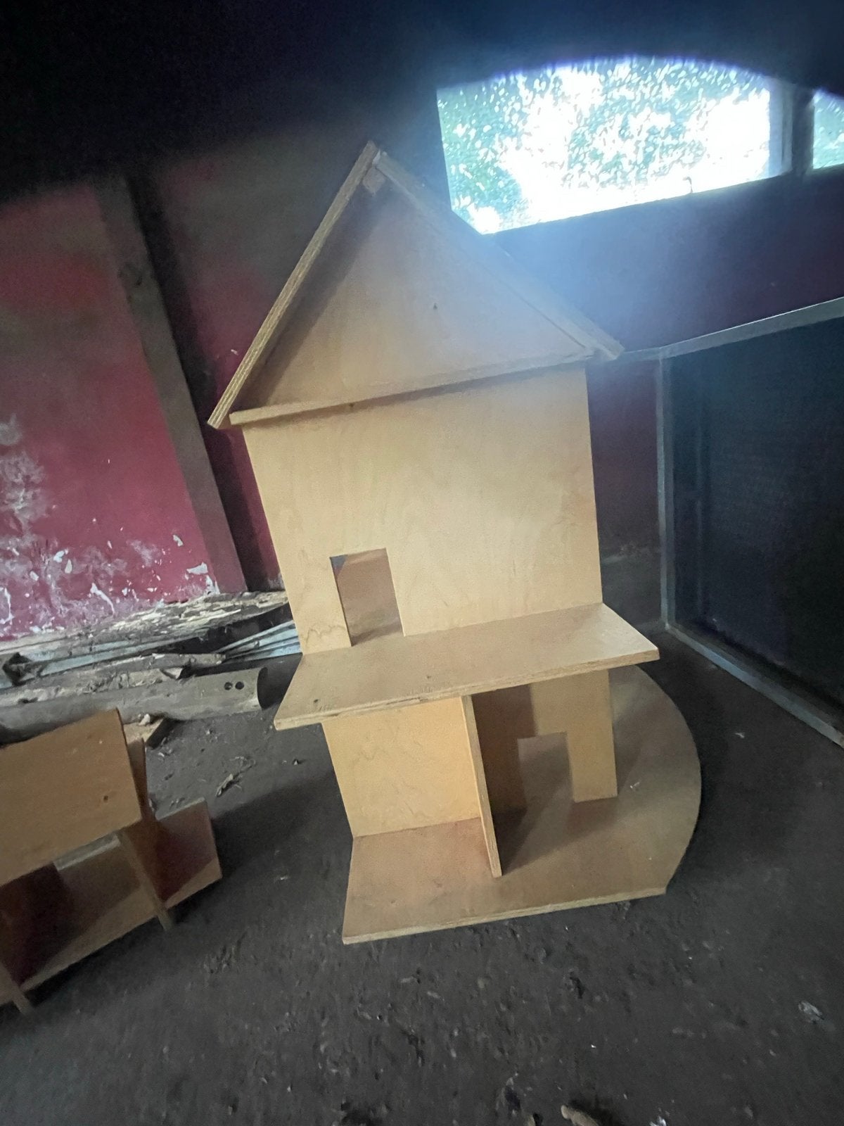 Groot houten poppenhuis met bijgebouw, Ophalen of Verzenden, Gebruikt, Poppenhuis