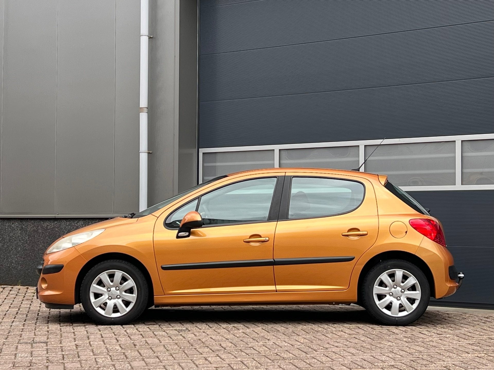 Peugeot 207 1.4-16V Color-line bj.2007 Airco|5 Drs|Nap., Voorwielaandrijving, Stof, 49 €/maand, Bedrijf