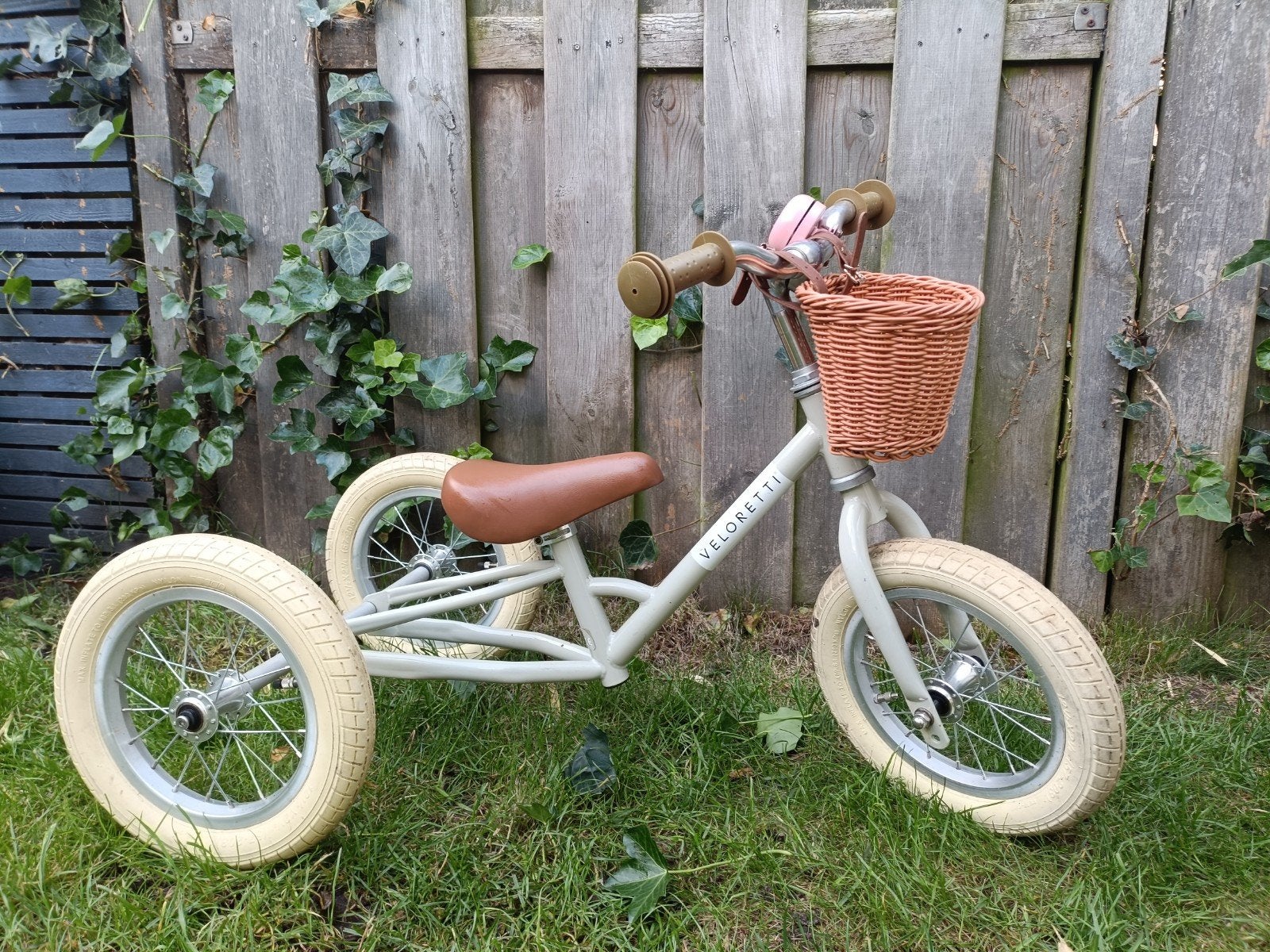 Veloretti Driewieler 2-in-1 Loopfiets 12 inch - Grijs/Beige, Ophalen of Verzenden, Zo goed als nieuw, Veloretti, Verstelbare zitting