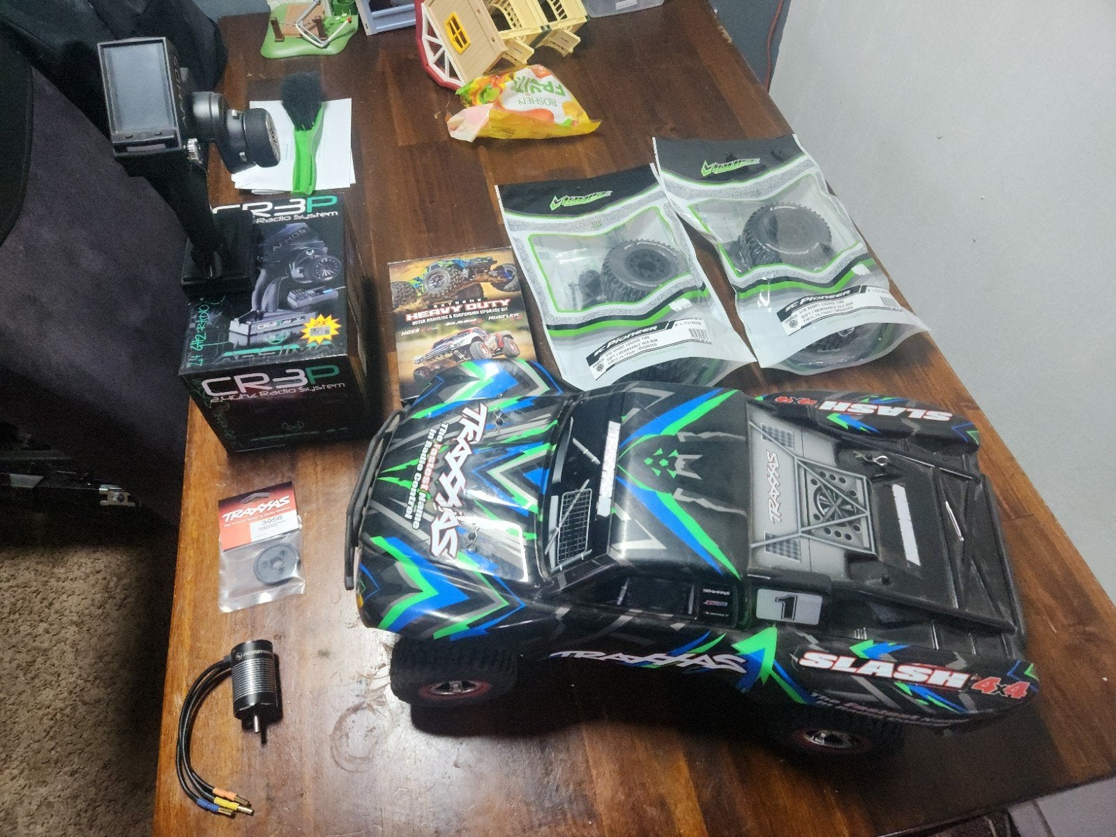 Upgraded Slash 4x4 Hobbywing, Ophalen of Verzenden, Auto offroad