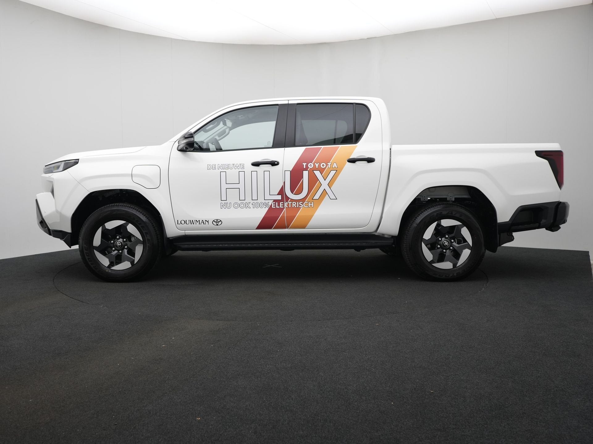 Toyota HILUX Professional Dubbele Cabine n.n.b Auto is niet, 196 pk, Zwart, 254 km, Wit