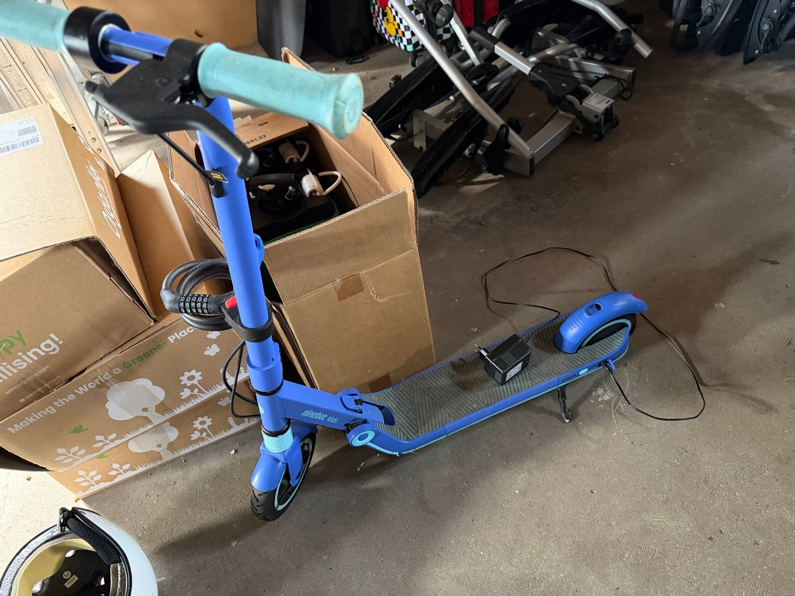 Elektrische kinderstep met oplader - Zo goed als nieuw, Ophalen, Zo goed als nieuw, Elektrische step (E-scooter)