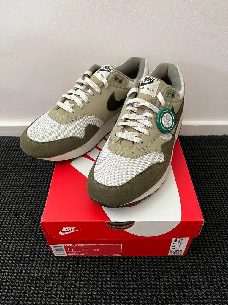 Air Max 1 Medium Olive, Ophalen of Verzenden, Nieuw, Overige kleuren