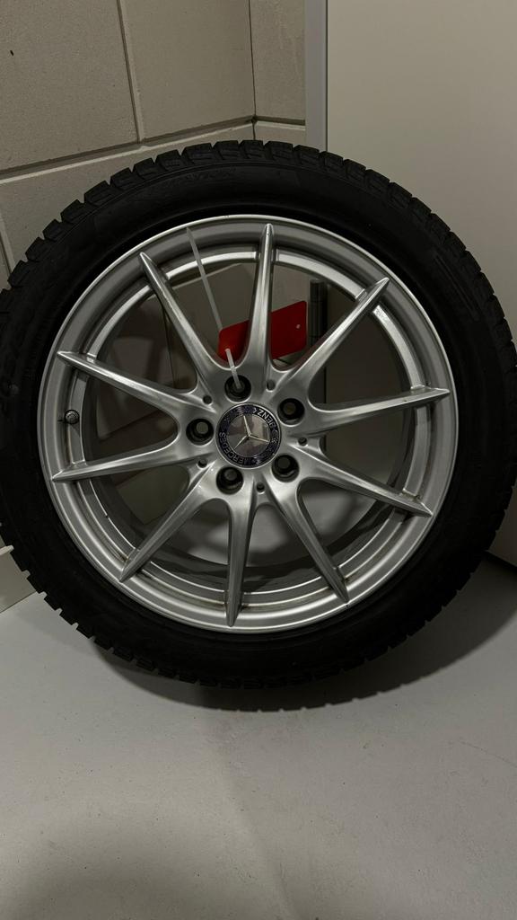 Mercedes a klasse velgen 17inch +winterbanden, Auto-onderdelen, Banden en Velgen, Gebruikt, Banden en Velgen, 17 inch, Personenwagen