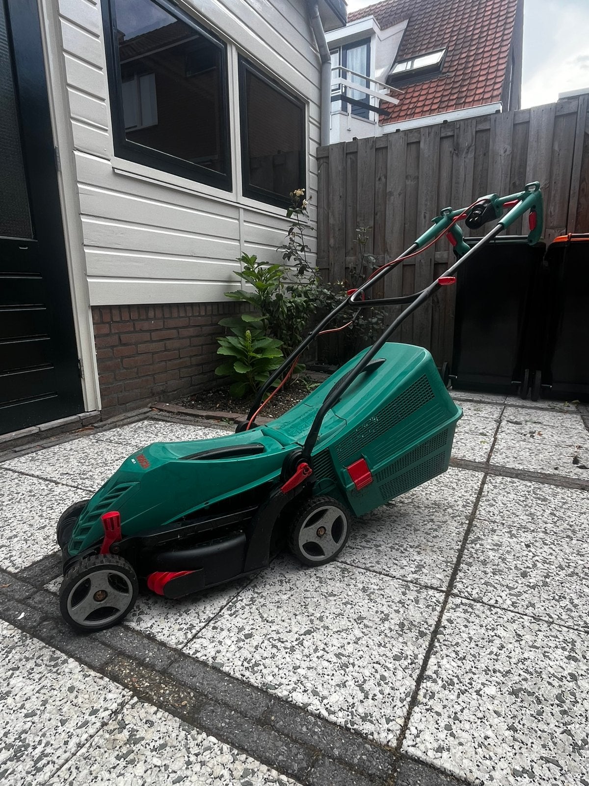 Bosch grasmaaier, Ophalen, Zo goed als nieuw, Elektrische grasmaaier