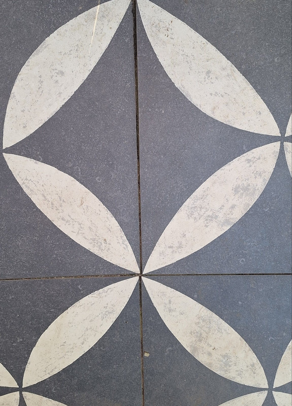 MBI GeoCeramica Ambiente Flower Antracite, Ophalen, Keramiek, Zo goed als nieuw, 10 m² of meer