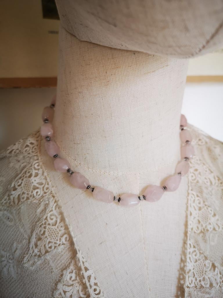 Rozenkwarts ketting met zilveren sluiting, Ophalen of Verzenden, Overige materialen