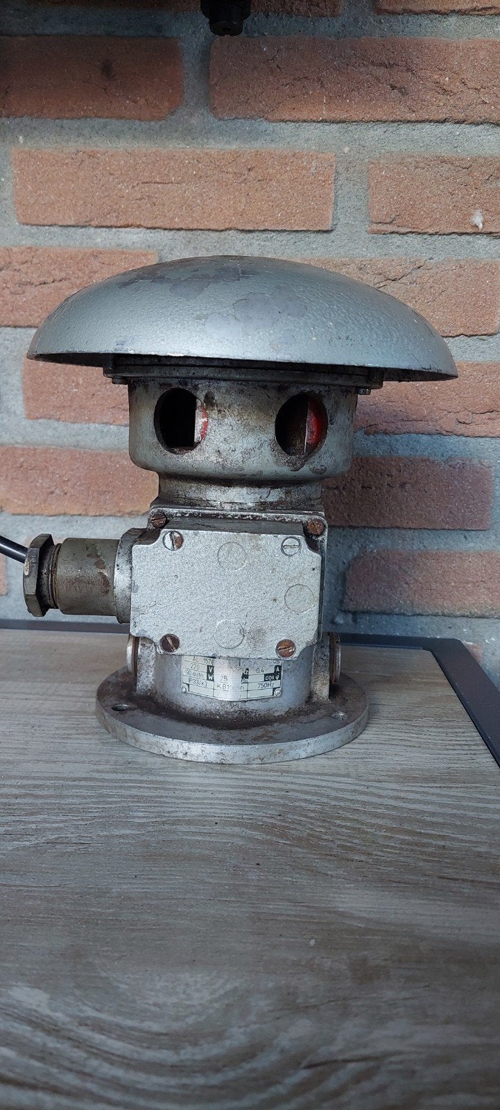 Sirene huilsirene alarm op 230volt DEFECT LEES OMSCHRIJVING., Ophalen of Verzenden, Sirene, Overige soorten