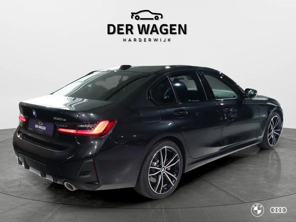 BMW 3-serie 330e M Sport / ACC / TREKHAAK / VERW STOELEN & S, Auto's, BMW, Automaat, 1998 cc, Achterwielaandrijving, 4 cilinders