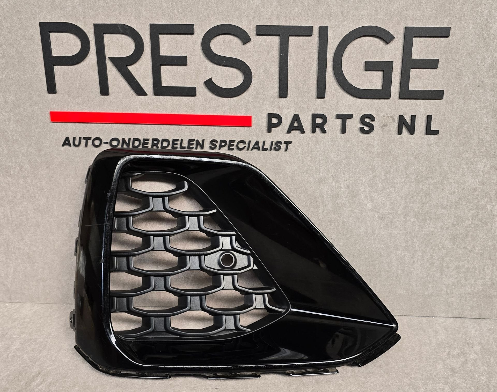 Voorbumper Rooster Audi Q8 4M8 Facelift SQ8 S-LINE RECHTS, Auto-onderdelen, Gebruikt, -, Voor, Ophalen of Verzenden