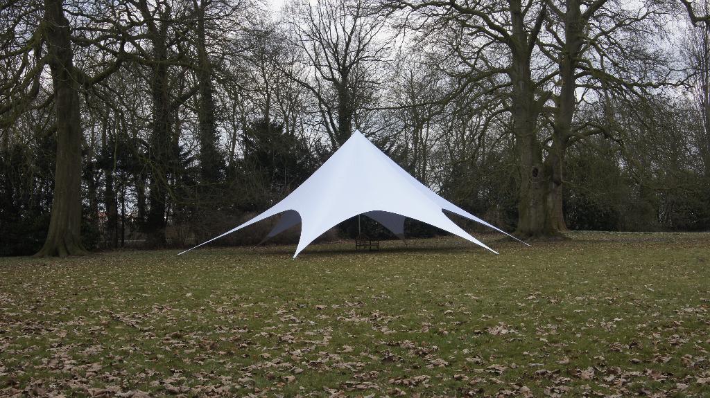Starshade tent verhuur – blikvanger voor feest of bruiloft, Tuin en Terras, Partytenten, Verzenden, 6 meter of meer, Zo goed als nieuw