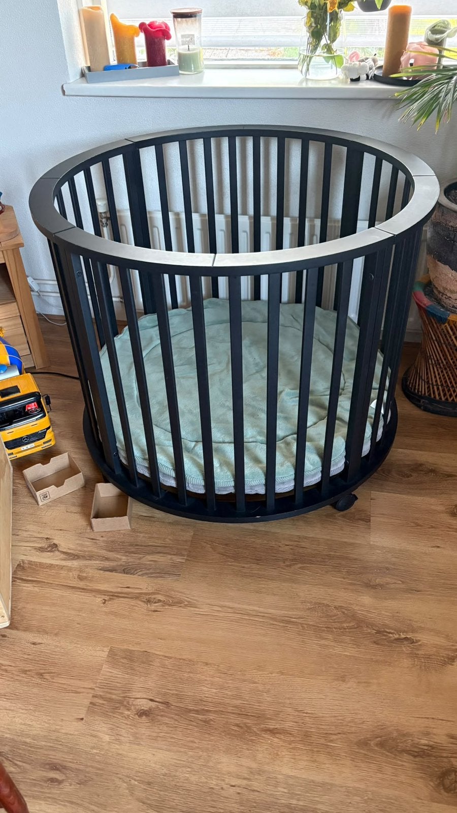 BabyBox rond/zwart & boxkleden rond, Kinderen en Baby's, Ophalen, Zo goed als nieuw, Rond, Boxkleed