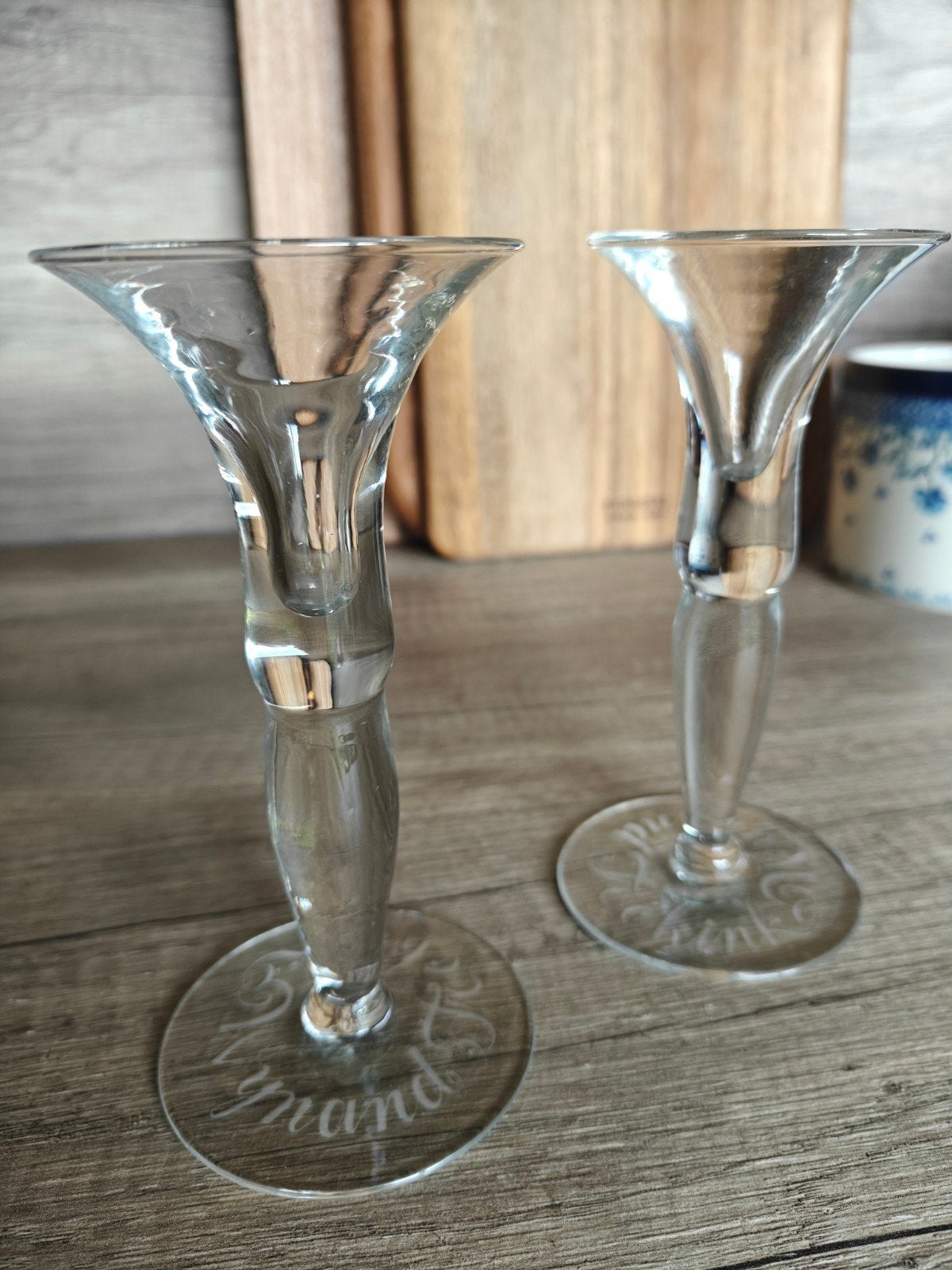 Twee  hand geblazen Jenever glazen Wynand Fockink  1920, Verzamelen, Glas en Borrelglaasjes, Ophalen of Verzenden, Zo goed als nieuw