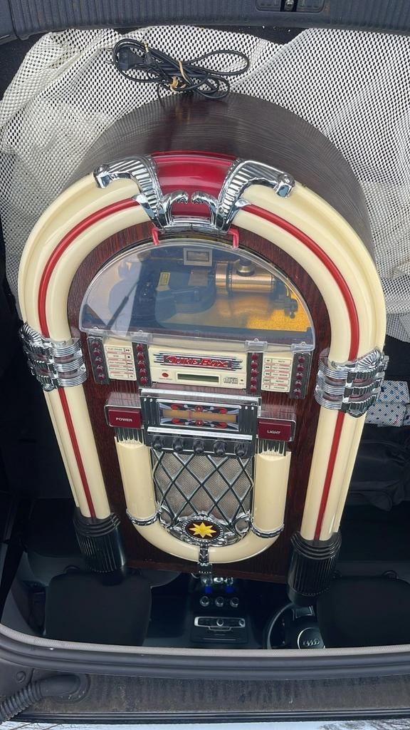 Gezocht ricatech, elta jukeboxen! Liefst met defect!, Verzamelen, Automaten | Jukeboxen, Overige merken, 1970 tot heden, Ophalen
