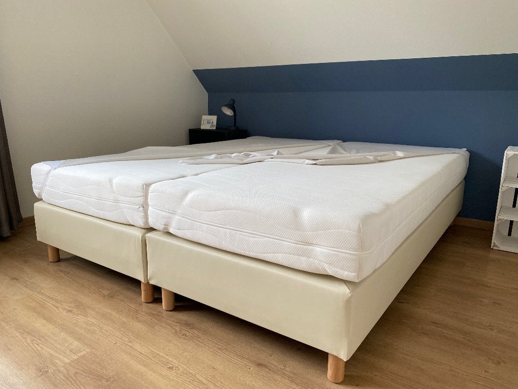 1 Boxspring bodem plus matras 1 X 90x210cm, Ophalen, 90 cm, Eenpersoons, Bruin