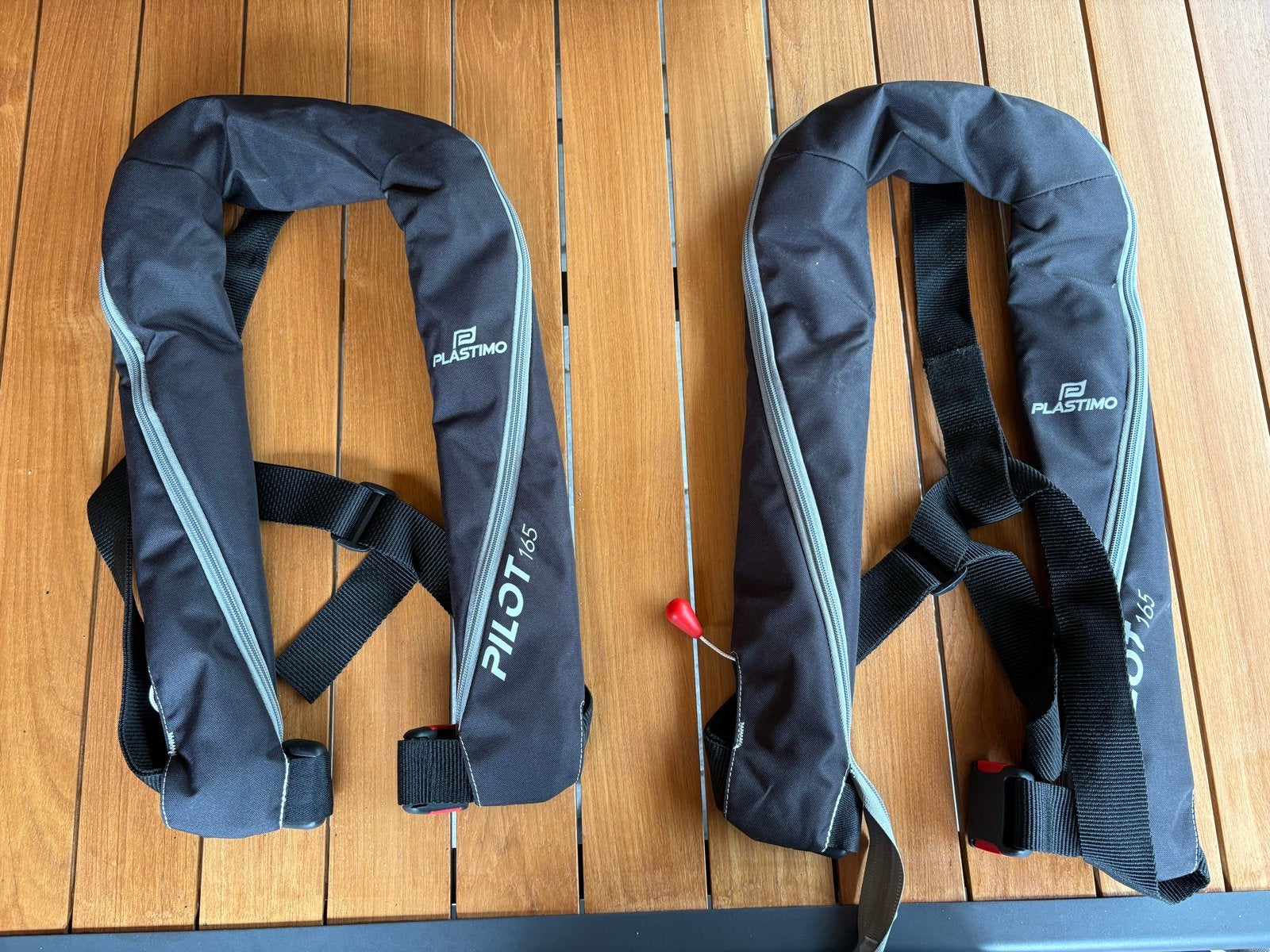 2 Plastimo Pilot 165 reddingsvesten, 1x z.g.a.n., 1x nieuw, Watersport en Boten, Ophalen of Verzenden, Zo goed als nieuw, Overige typen