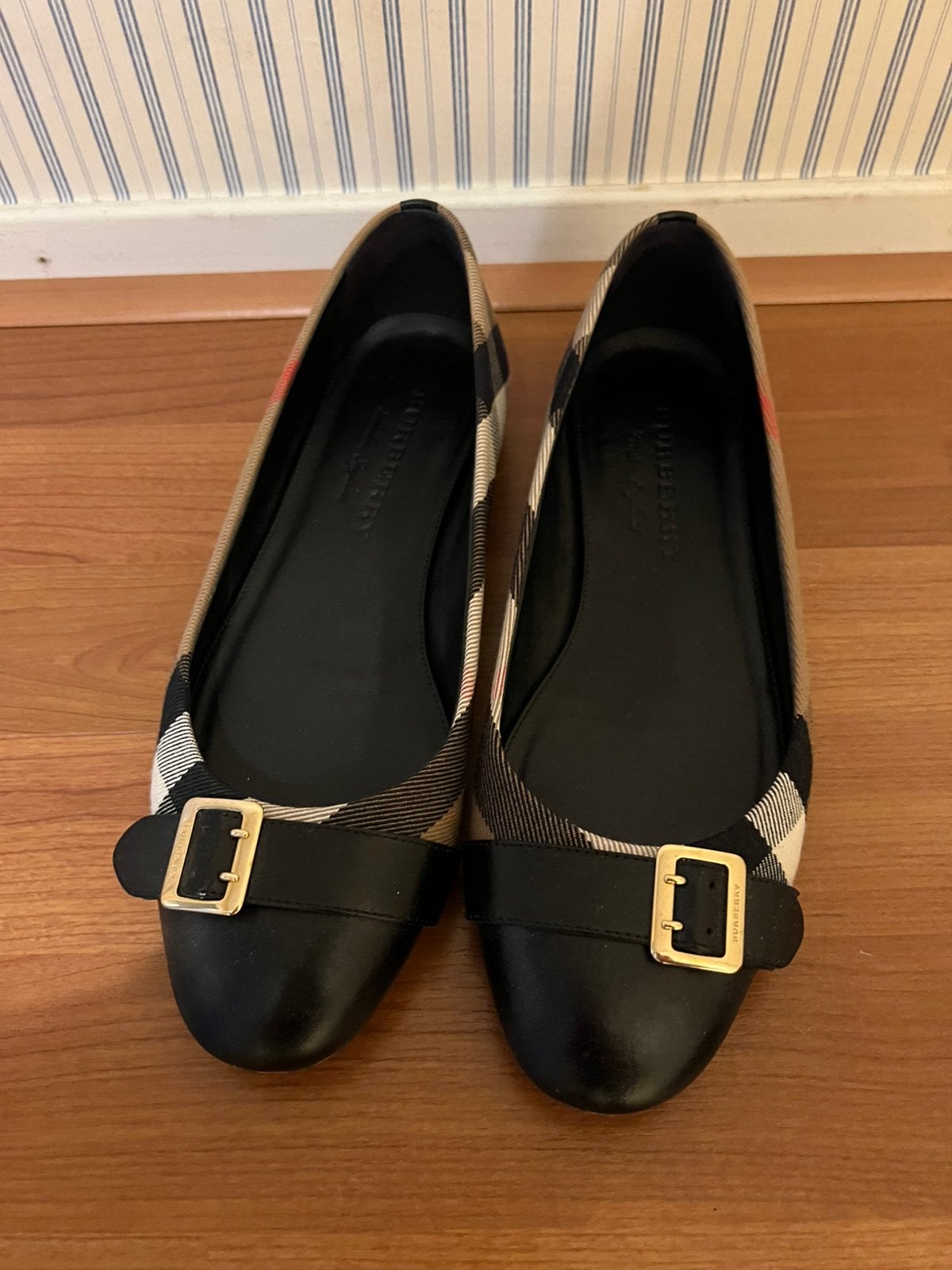 Burberry Avon zwarte ballerina met ruitpatroon maat 38, Overige kleuren, Zo goed als nieuw, Ballerina's, Ophalen of Verzenden