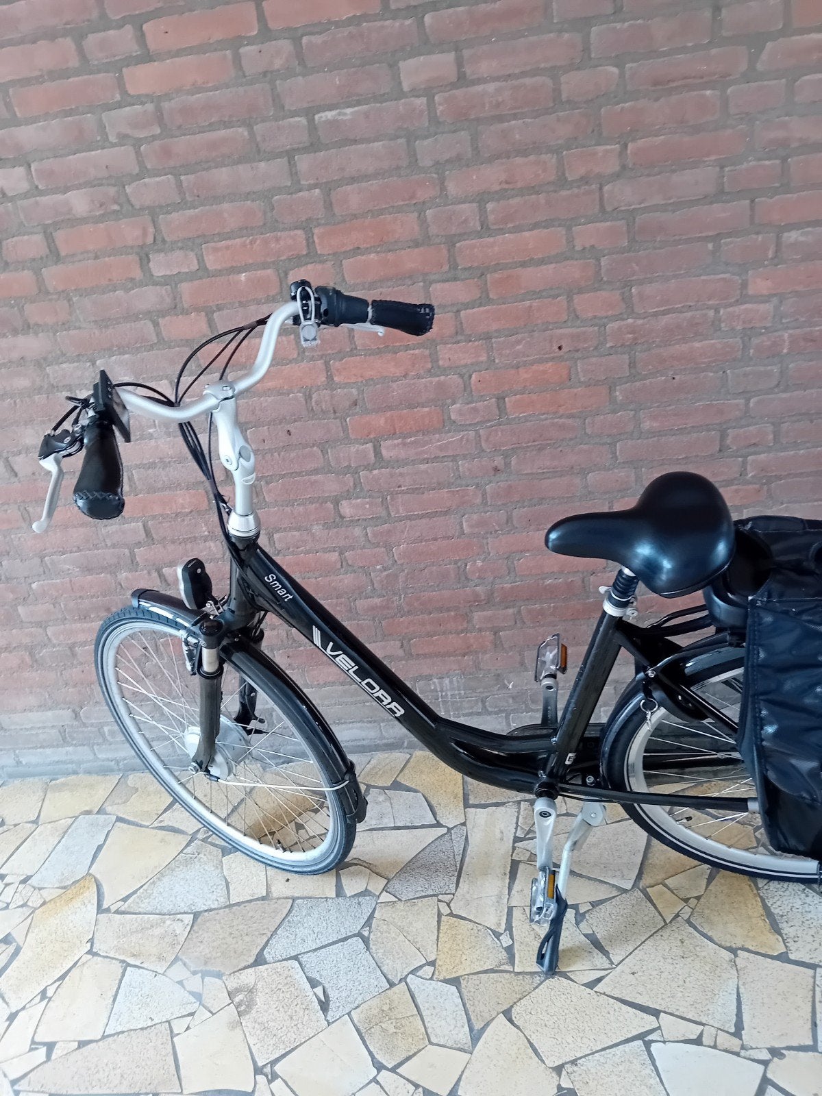 E-bike, kleur zwart. Het merk is Velora Smart., Ophalen, Overige merken
