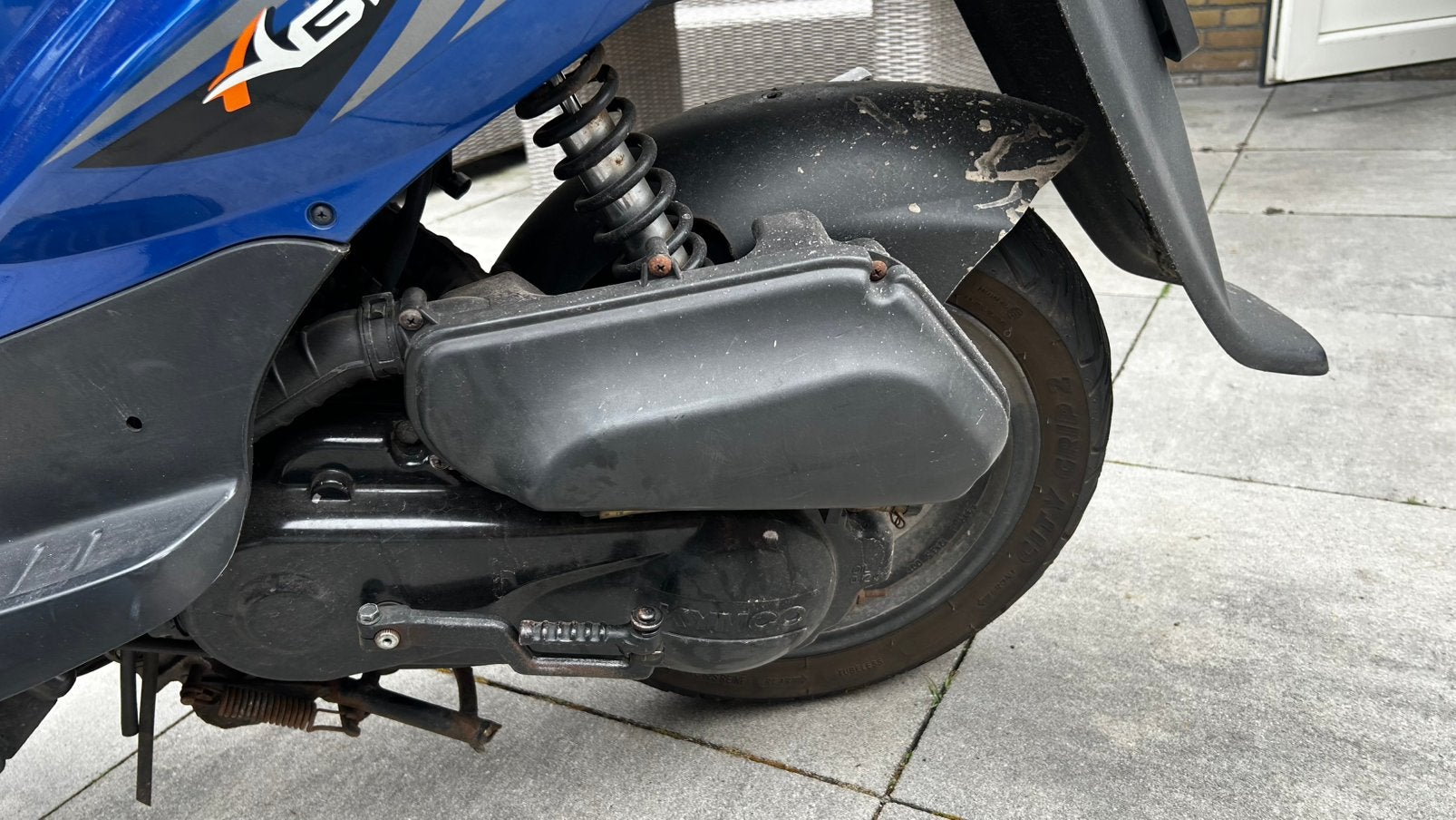 Foto 9 van Kymco Agility geel kenteken – rijdt goed – €450
