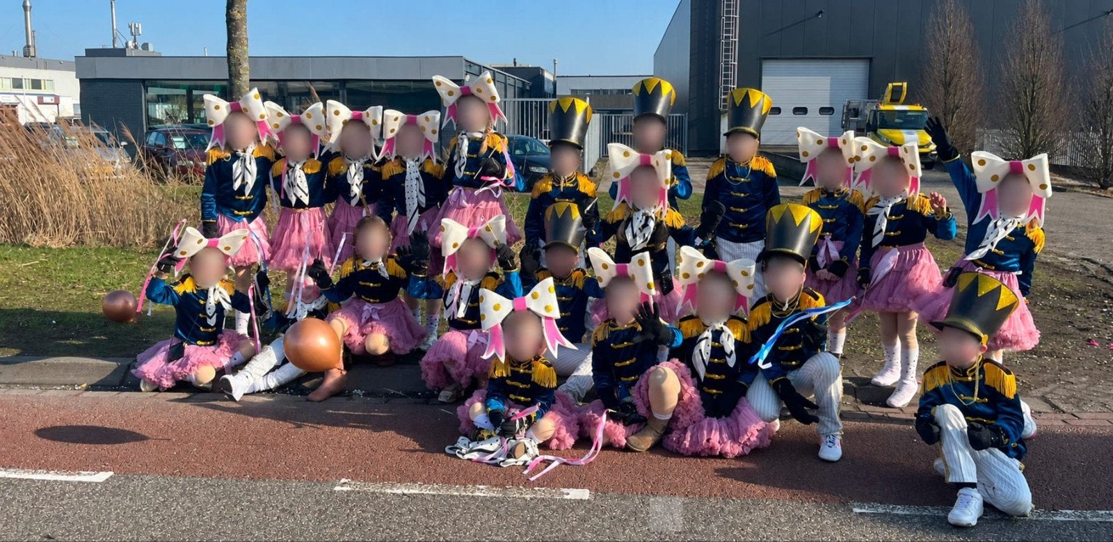 carnavalsloopgroep kinderen, Drie personen of meer
