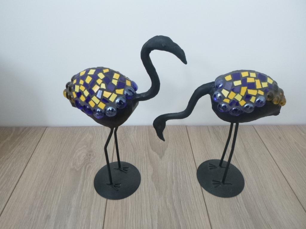 2 ijzeren vogels met mozaiek geel/blauw, afm. 8x31cm  zgan, Ophalen of Verzenden, Zo goed als nieuw