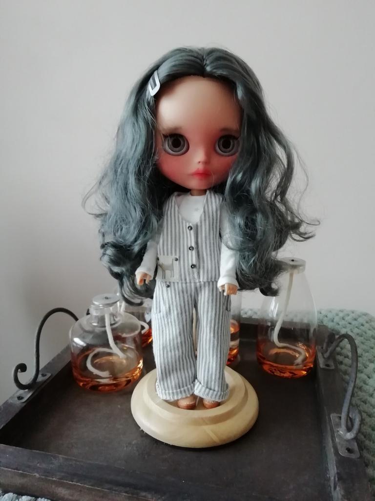 Blythe pop met outfit zonder standaard, Ophalen of Verzenden, Zo goed als nieuw, Pop