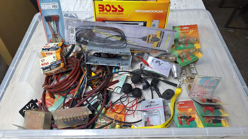 grote bak vol inbouwmaterialen voor car audio, Ophalen of Verzenden, Nieuw