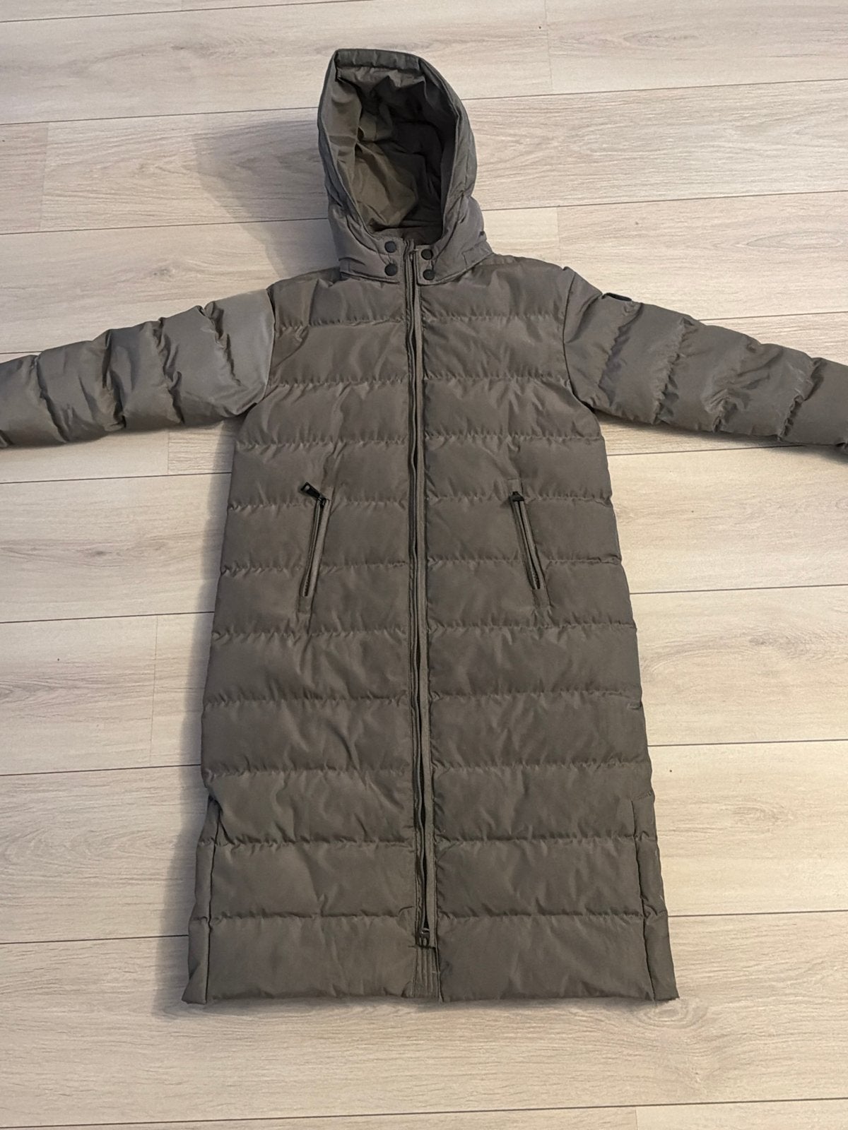 Airforce lange gewatteerde jas - Grijs, Kleding | Dames, Ophalen, Zo goed als nieuw, Maat 34 (XS) of kleiner, Grijs