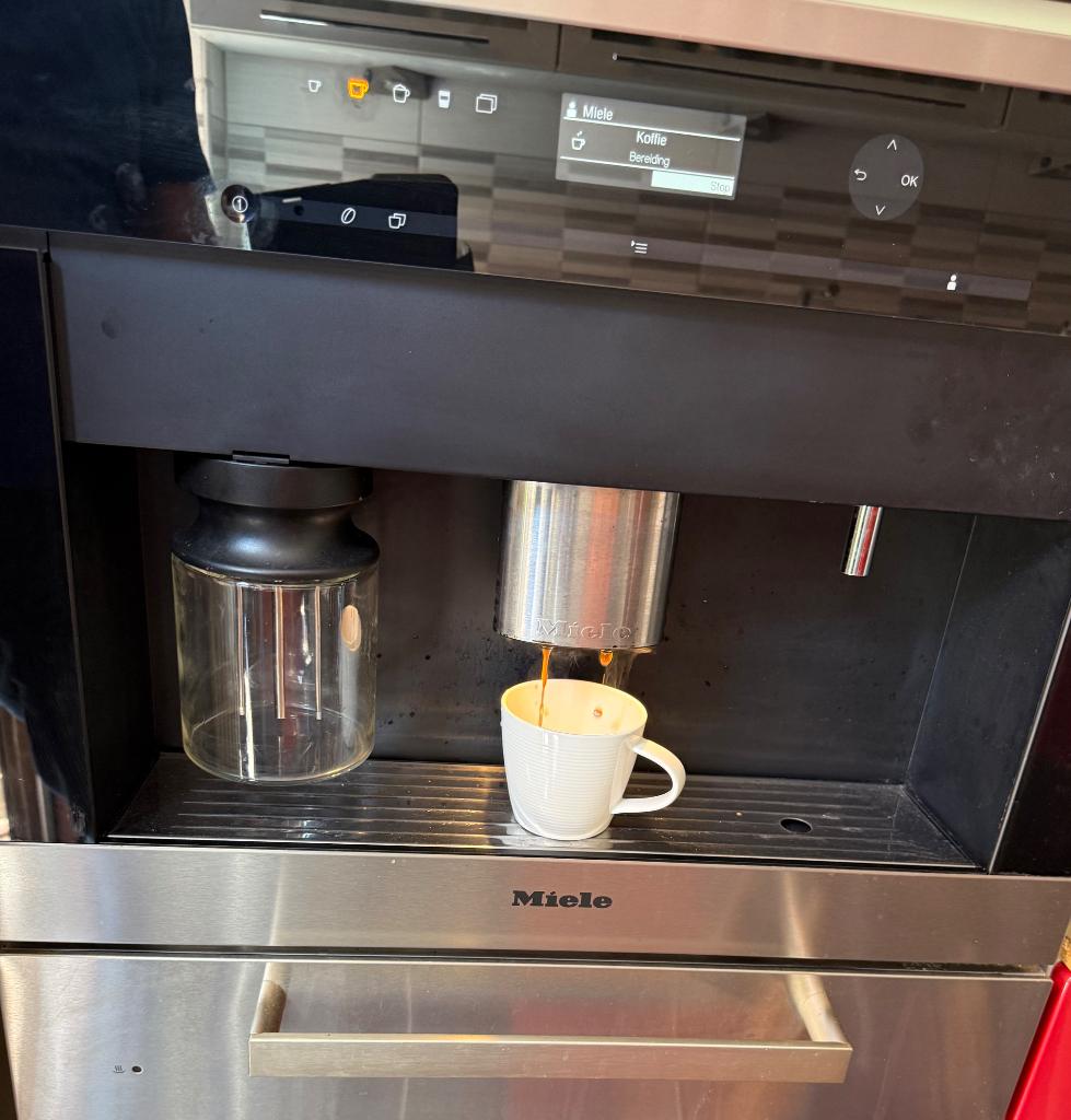 Miele CVA 6405 inbouw koffiemachine, Witgoed en Apparatuur, Ophalen, Afneembaar waterreservoir, Gebruikt, 10 kopjes of meer