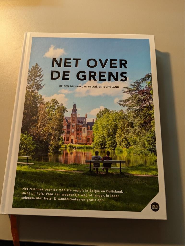 Jacobs en Van Loo (Reisreport) - Net over de grens (2022), Boeken, Overige merken, Europa, Ophalen of Verzenden, Zo goed als nieuw
