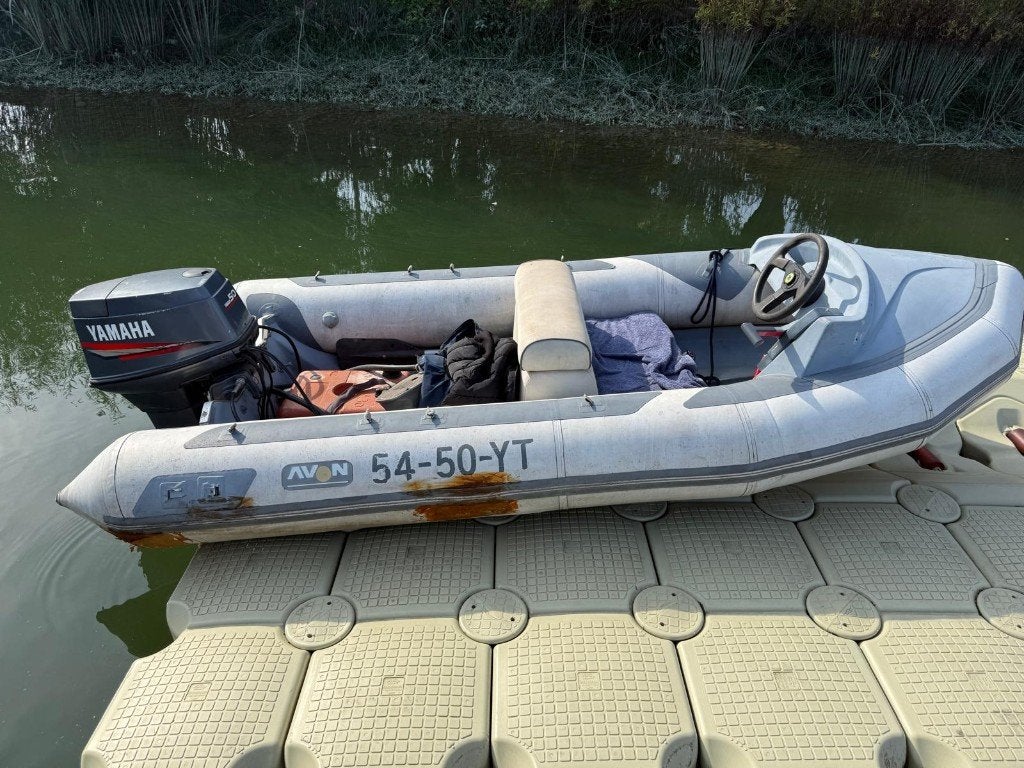 Foto 2 van Avon Seasport 320 met 50 pk yamaha