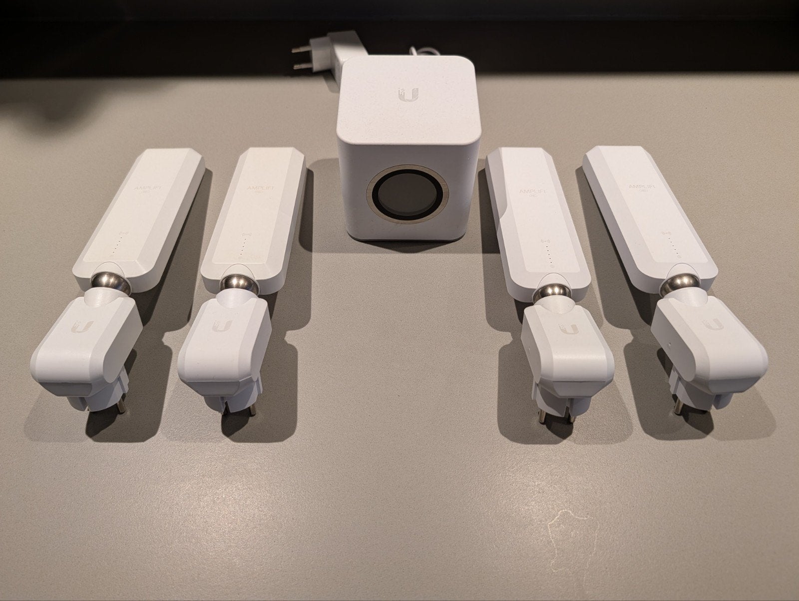 Ubiquiti AmpliFi HD Mesh Router met 4 MeshPoints, Ophalen of Verzenden, Gebruikt, Router, Ubiquiti AmpliFi