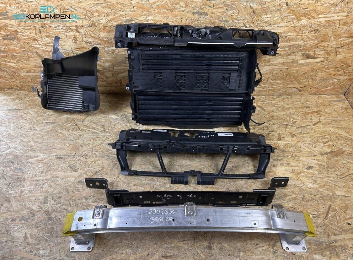 Peugeot 308 T9 Facelift Voorfront koelerpakket radiateur bum, Ophalen, Gebruikt, -, -