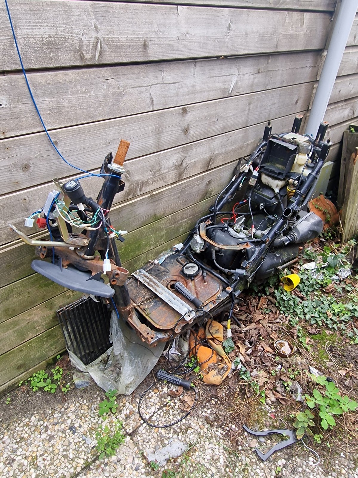 Oud scooterframe met motorblok - voor onderdelen, Ophalen, Gebruikt, Frame, Overige merken