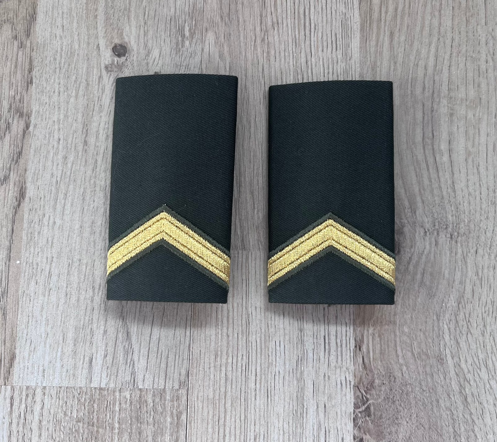 Militaire rangen en borstembleem, Ophalen of Verzenden, Landmacht, Nederland, Embleem of Badge