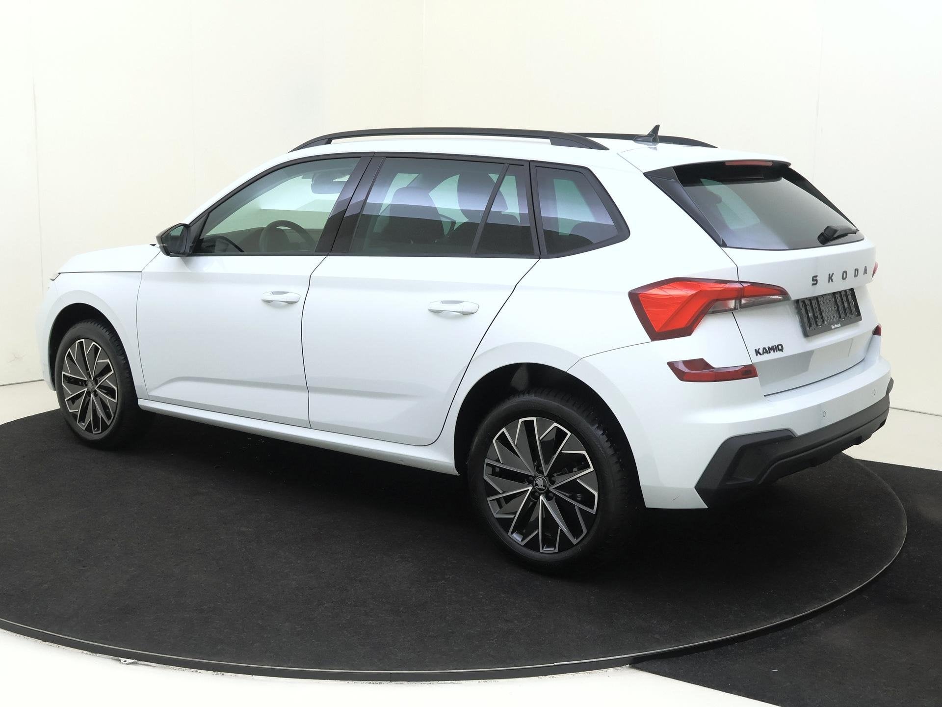 Skoda Kamiq 1.0 TSI Business Edition | Stoelverwarming | Ach, Auto's, Voorwielaandrijving, Gebruikt, Euro 6, Wit
