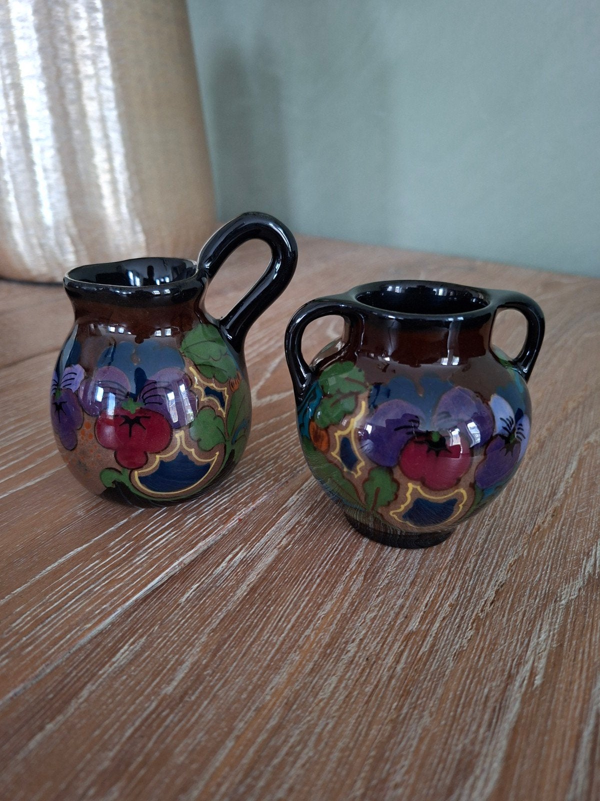 Set van 2 handgeschilderde miniatuur kannetjes, Ophalen
