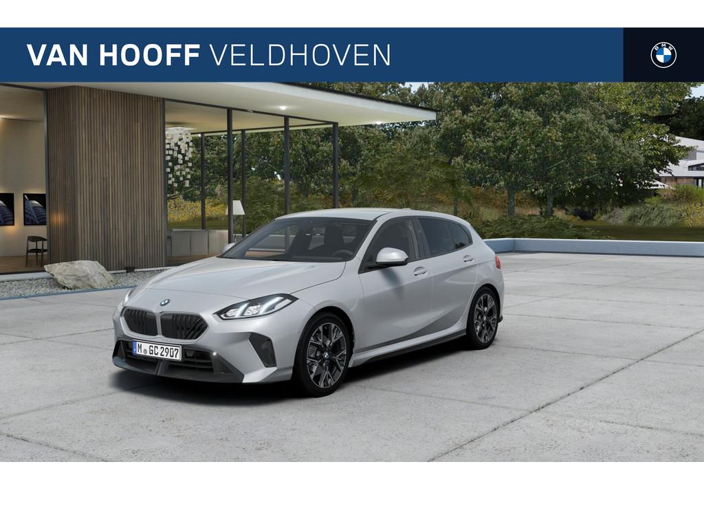 BMW 1 Serie 120 M Sport Automaat / Sportstoelen / Achteruitr, Zwart, 156 pk, Bedrijf, 3 cilinders