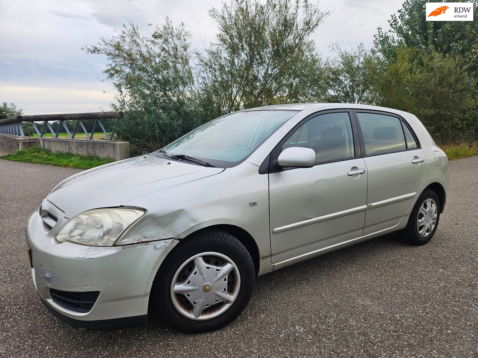 Toyota Corolla 1.6 VVT-i Terra/ airco/ 5 doors/ bj 2004/ EXP, Auto's, Voorwielaandrijving, 450 kg, Gebruikt, 4 cilinders