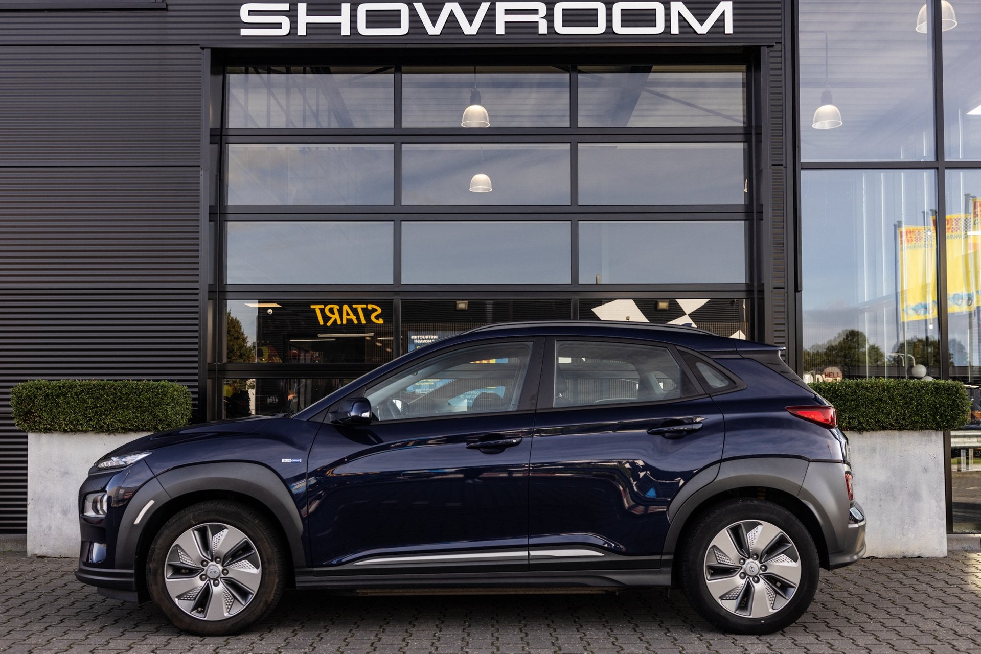 Hyundai Kona EV Comfort 64 kWh NL Auto, Krell Audio, Metalli, Gebruikt, 174 min, Blauw, Origineel Nederlands