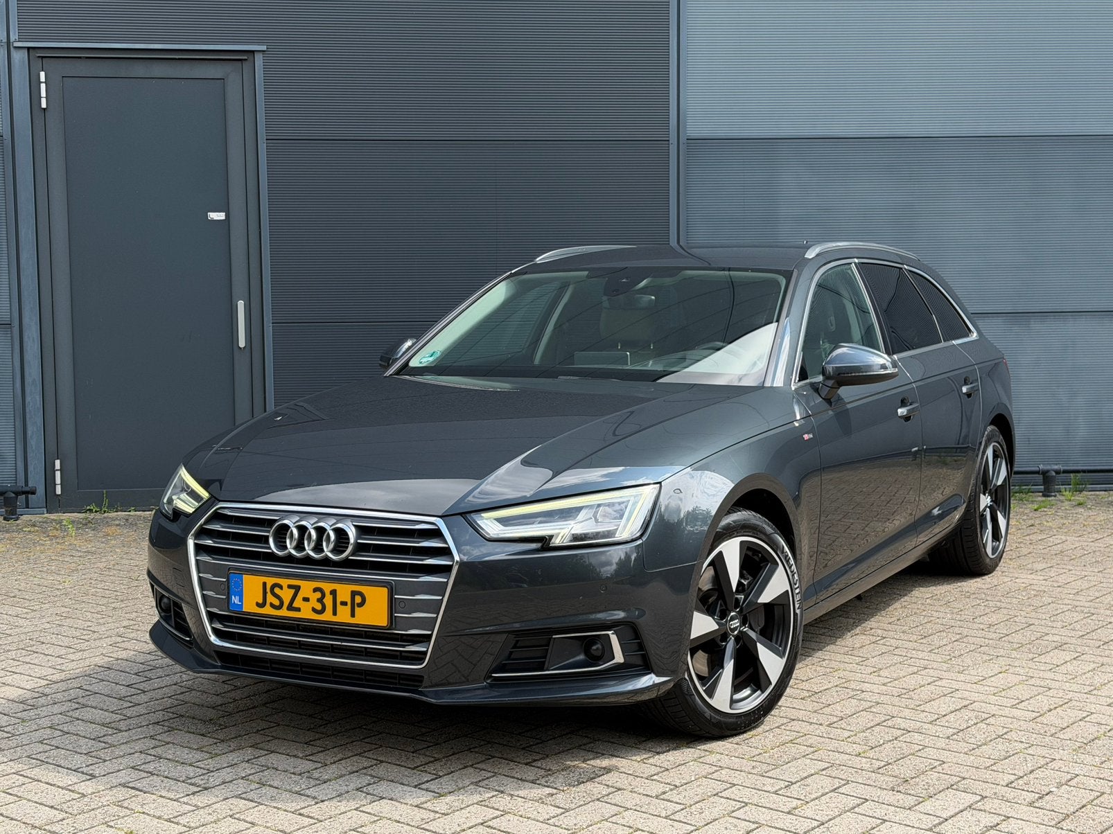 Audi A4 3.0 TDI S Quattro Hup Xenon Leer LM StandK Trekh, Auto's, A4, Leder, Stationwagon, Diesel