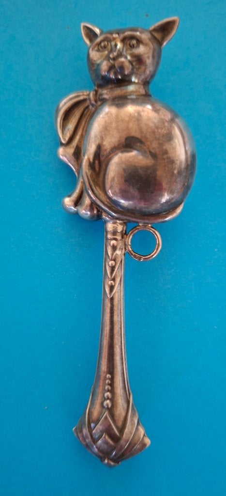 Zilveren rammelaar in "Jugend stijl" met keurmerk Z II, Antiek en Kunst, Verzenden, Zilver