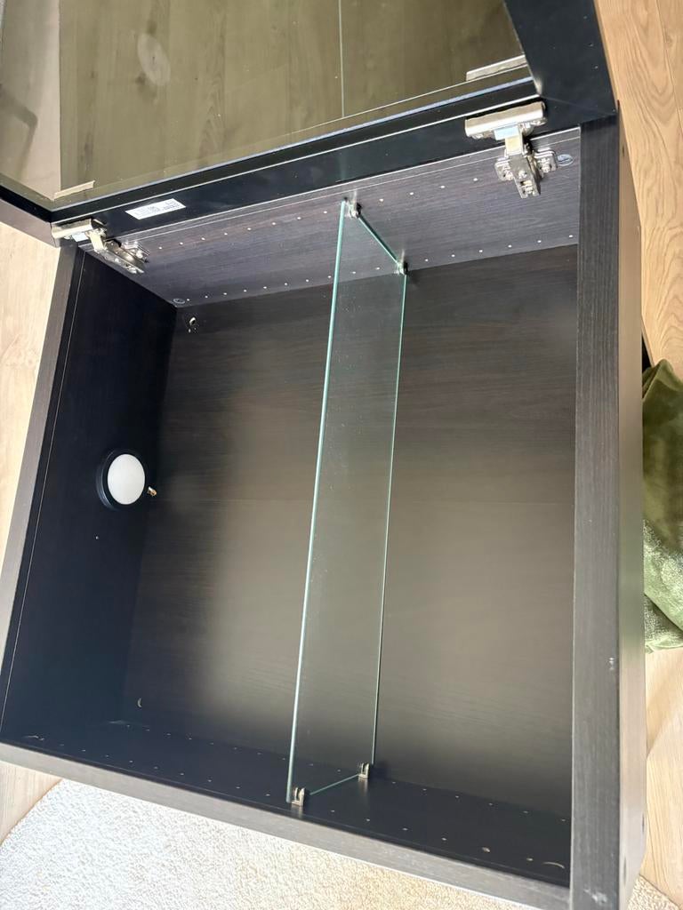 IKEA Bestå kast met glazen deur en plankje, incl. verlichtin, Ophalen of Verzenden, Gebruikt