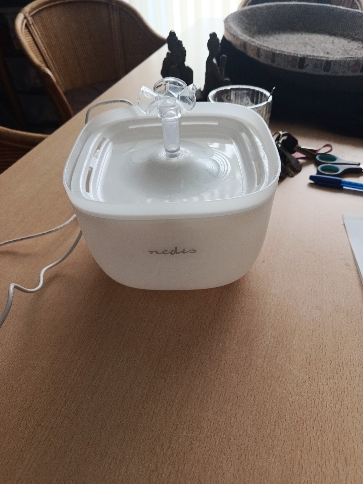 drinkbak voor huisdieren, Ophalen